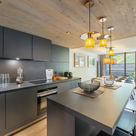 Moderne A Avec Terrasse Et Parking - Fr-1-562-75 * Courchevel