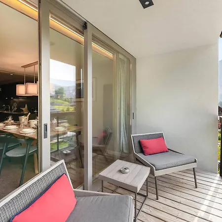 Moderne A Avec Terrasse Et Parking - Fr-1-562-75 *